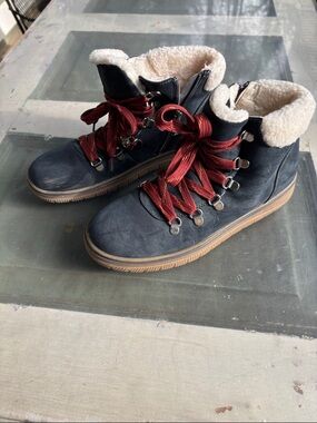 Navy Faux-Shearling Hiker Sneakers with Red Laces
